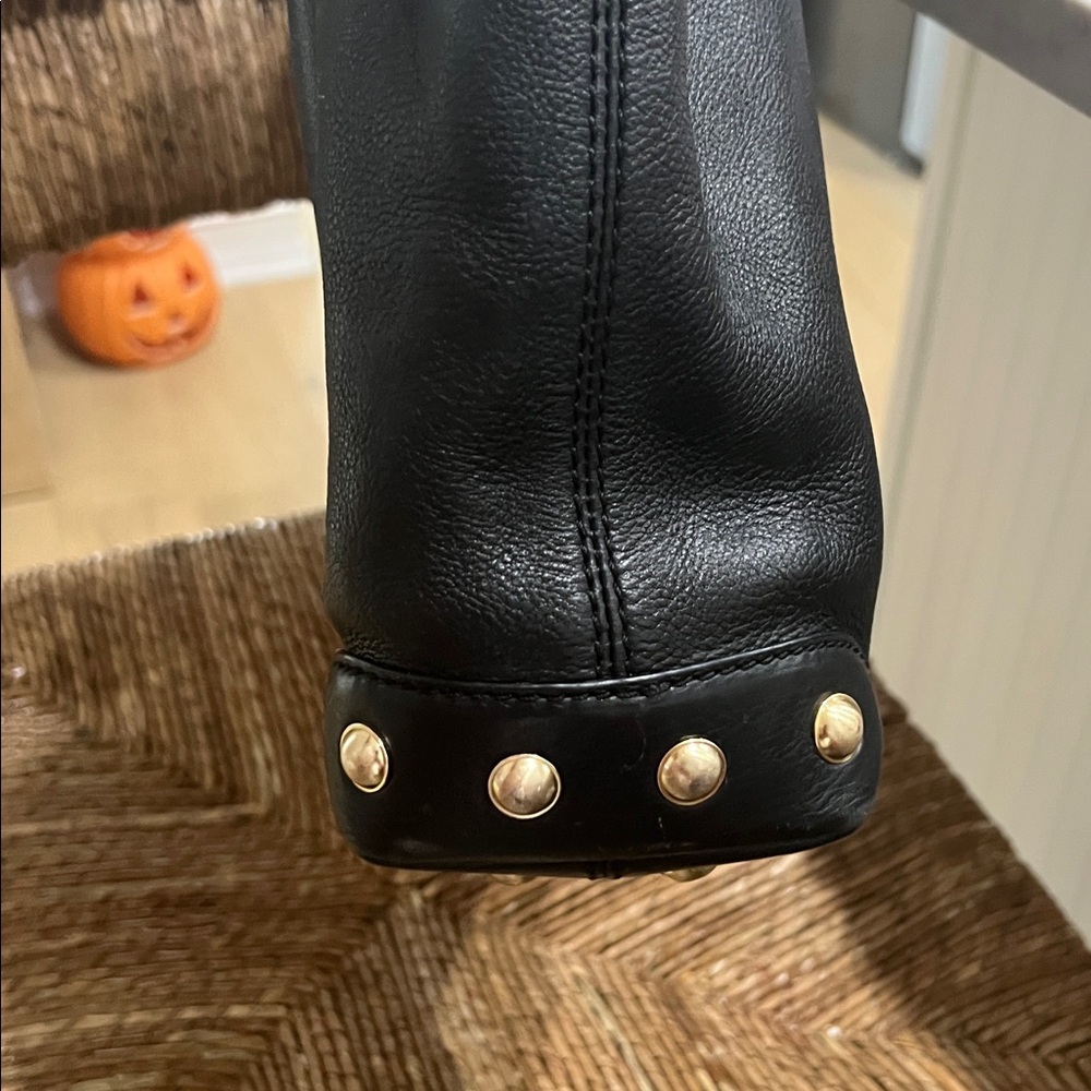 MICHAEL KORS BEAUTIFUL Black Pebbled Leather StudsTote Bag GREAT CONDITION - Picture 7 of 16